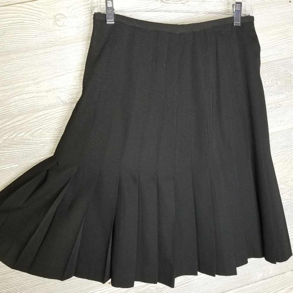 DANA BUCHMAN Vintage Pleated Wool Skirt A0000.2